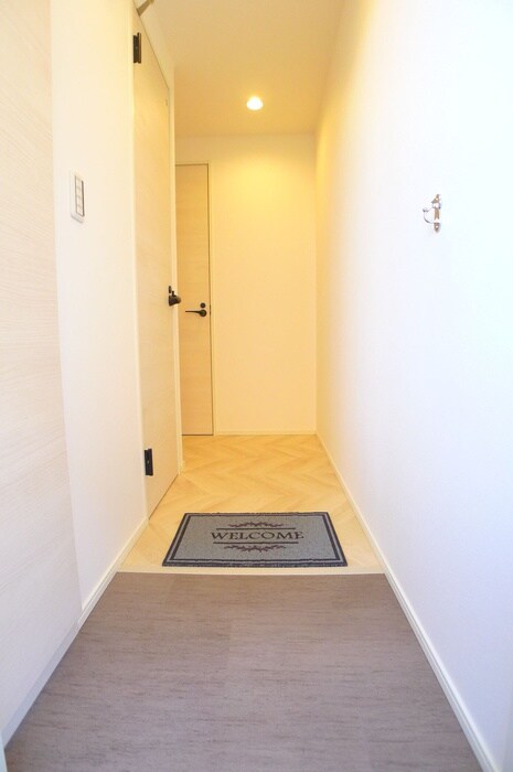 物件内観写真16　(玄関)