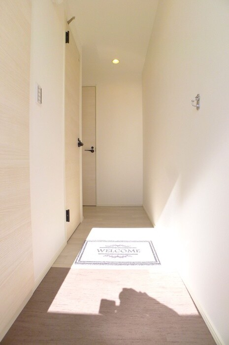 物件内観写真16　(玄関)