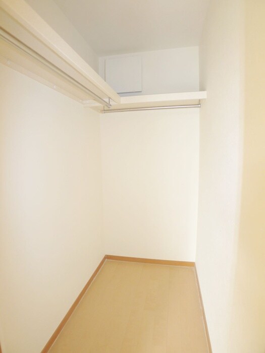 物件内観写真6　(収納)