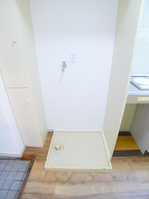 物件内観写真13　(洗濯機置場)