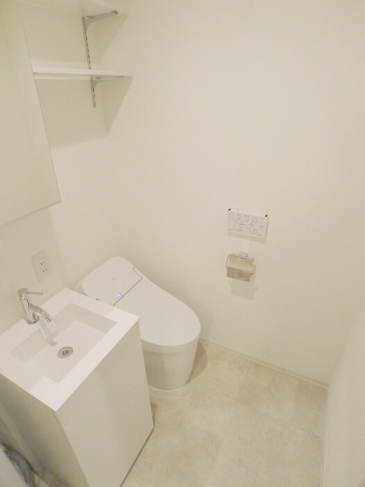 物件内観写真15　(トイレ)