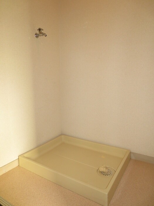 物件内観写真11　(洗濯機置場)