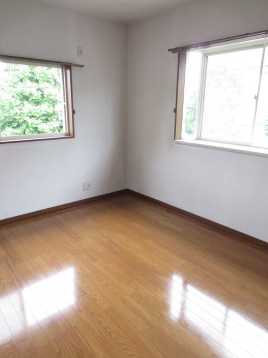 物件内観写真4　(居室)