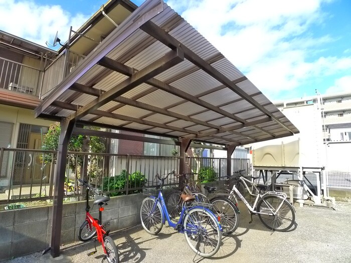 物件外観写真3　(駐輪場)