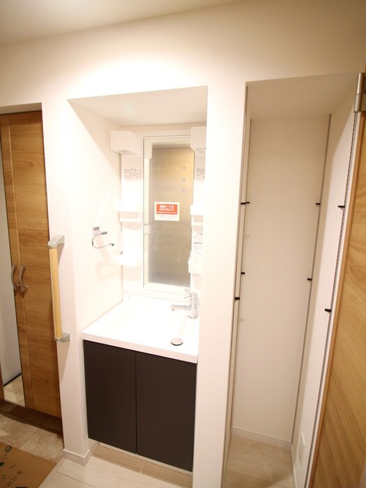 物件内観写真12　(洗面)