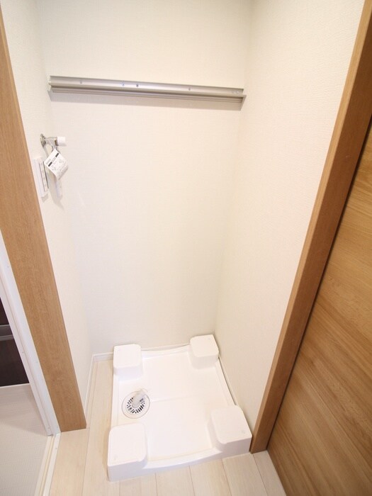 物件内観写真16　(洗濯機置場)