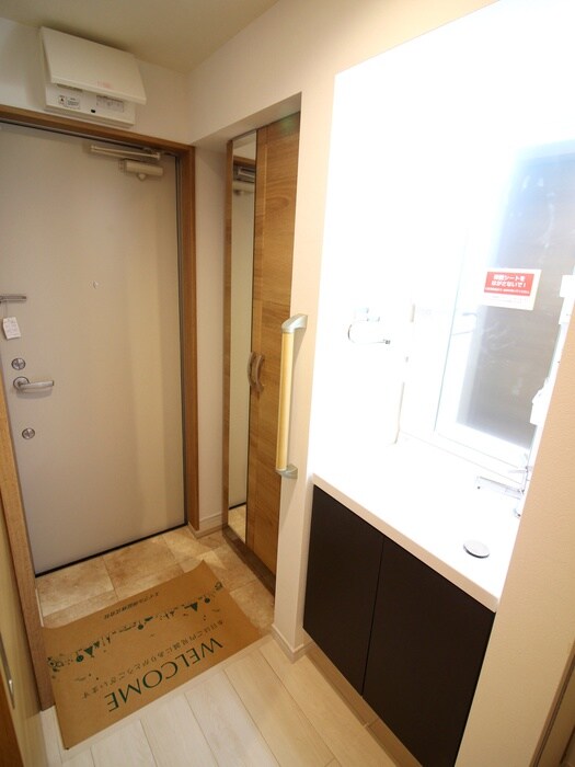 物件内観写真17　(玄関)