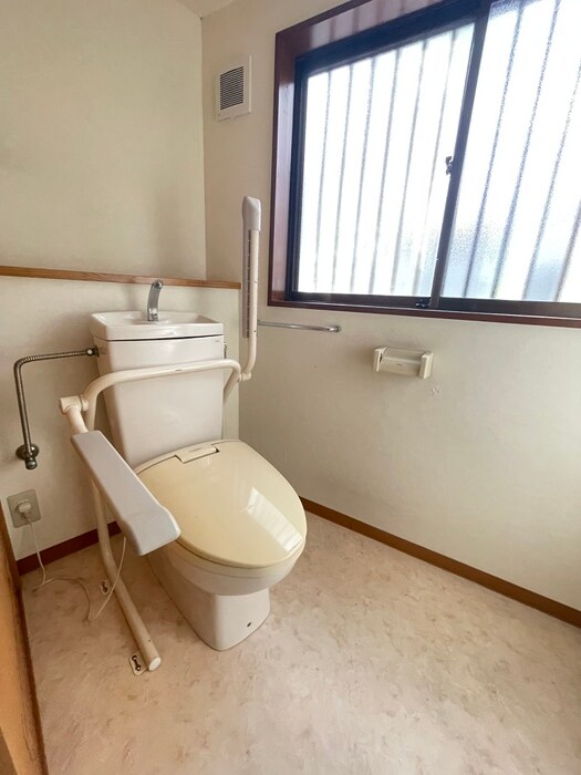 物件内観写真12　(トイレ)