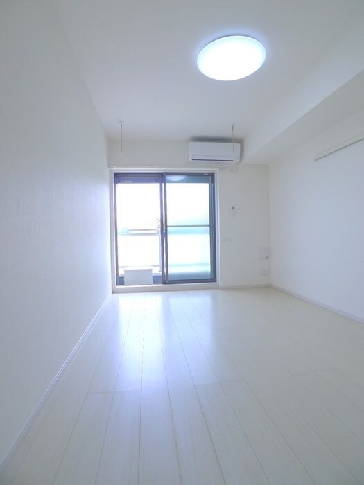 物件内観写真7　(室内からの展望)