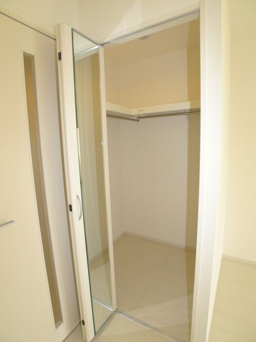 物件内観写真12　(収納)