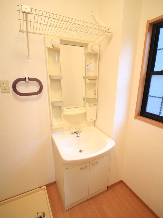 物件内観写真12　(洗面)