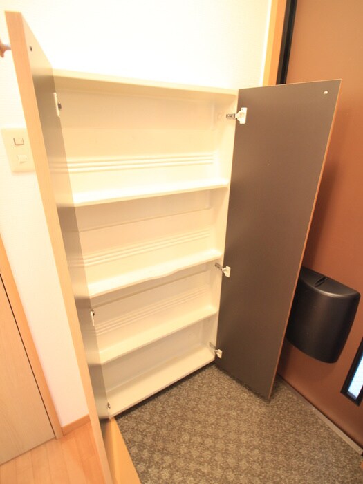 物件内観写真16　(靴箱)