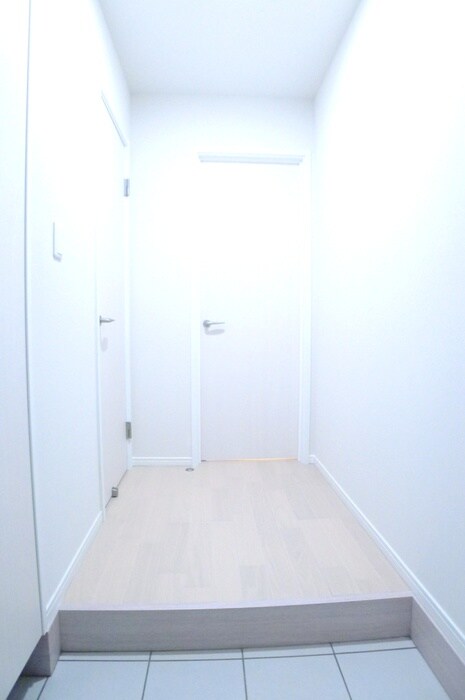 物件内観写真11　(玄関)