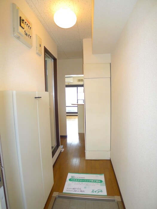 物件内観写真14　(玄関)