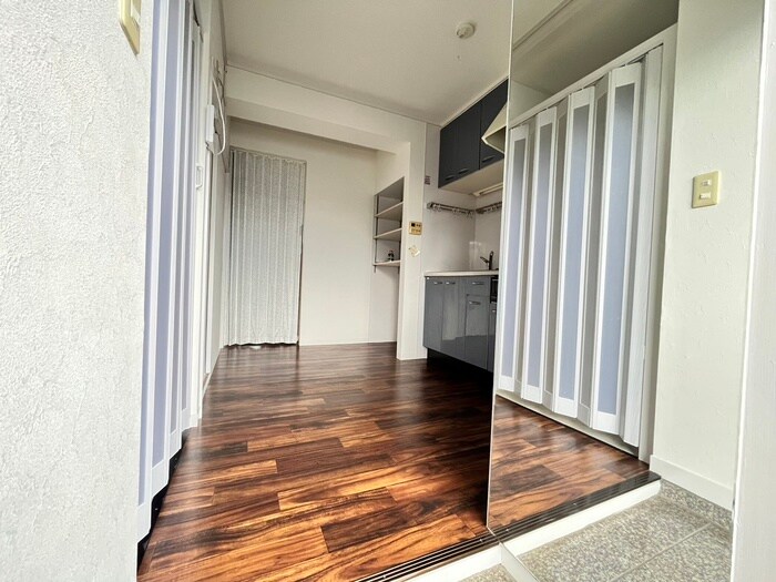 物件内観写真17　(廊下)