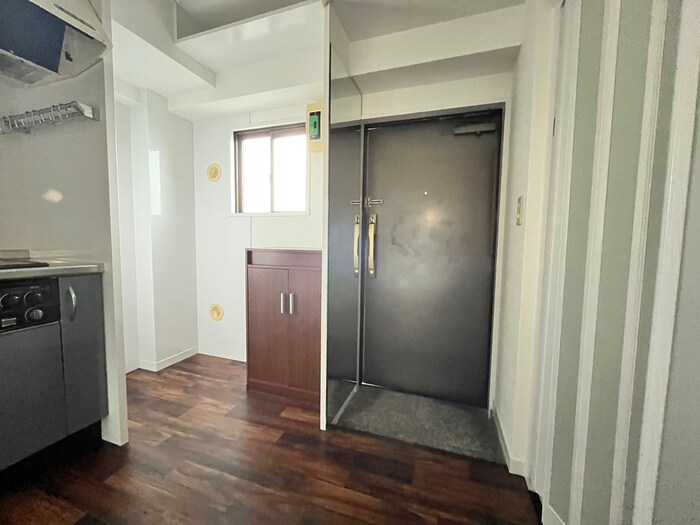 物件内観写真18　(玄関)