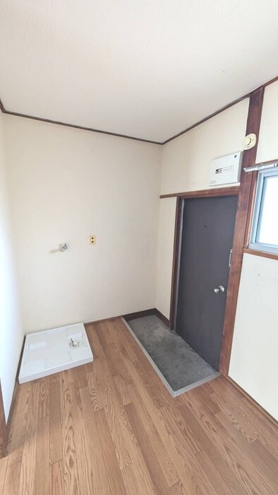 物件内観写真8　(玄関)