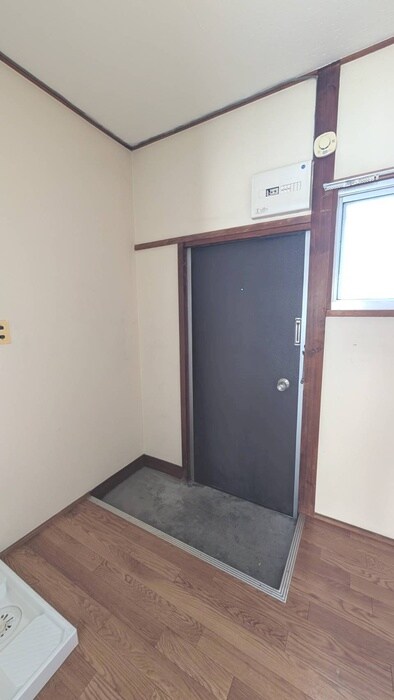 物件内観写真17　(玄関)
