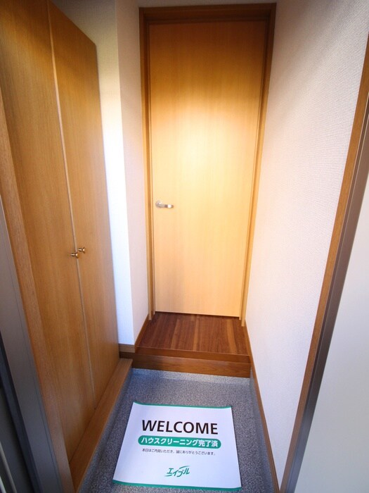 物件内観写真15　(玄関)