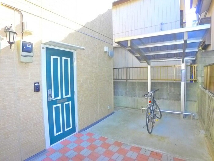 物件外観写真5　(駐輪場)