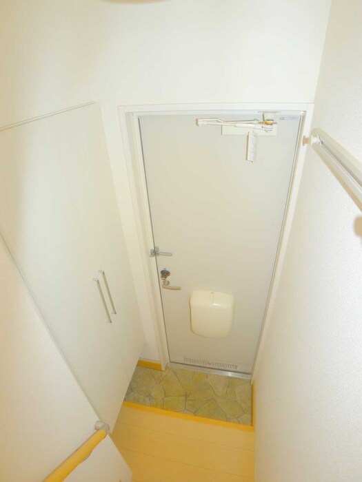 物件内観写真16　(玄関)