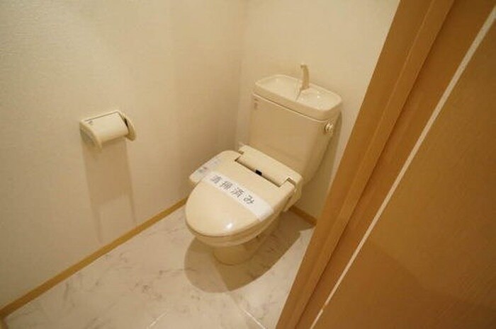 物件内観写真8　(トイレ)