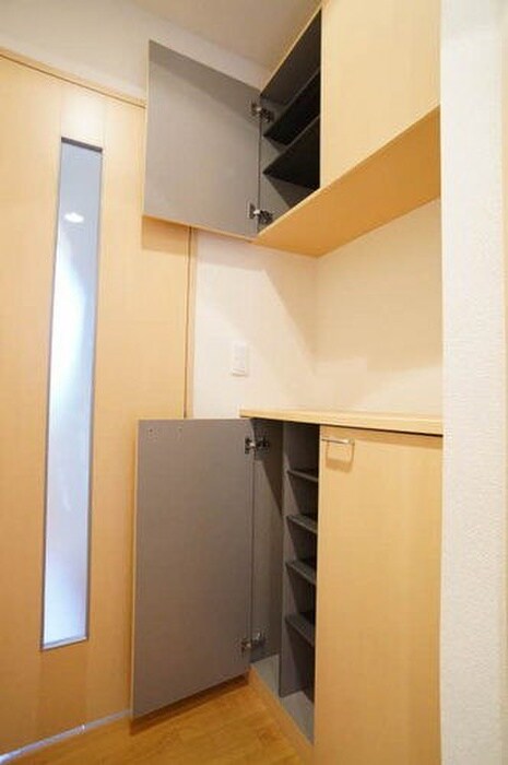 物件内観写真13　(靴箱)