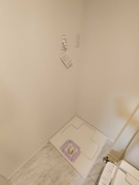 物件内観写真13　(洗濯機置場)