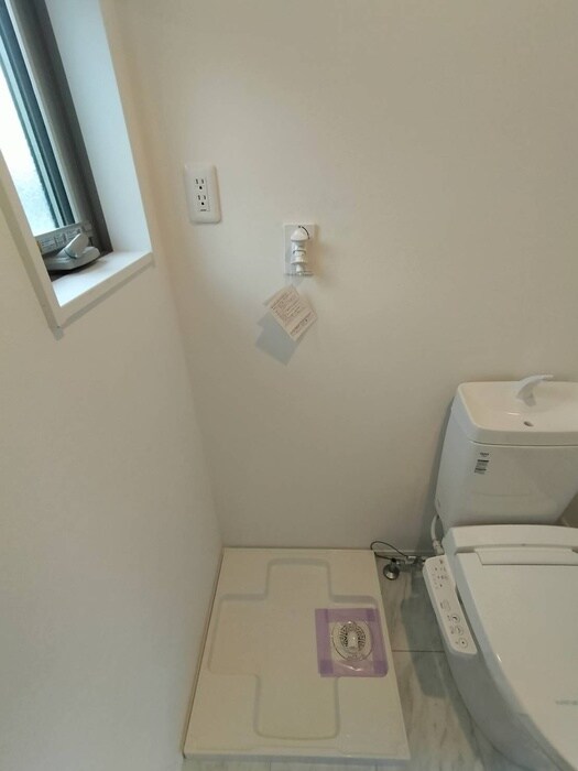 物件内観写真13　(洗濯機置場)