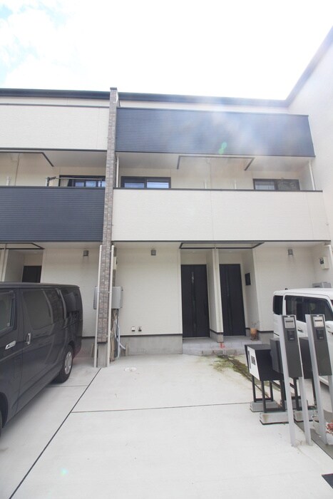 物件外観写真2　(駐車場)