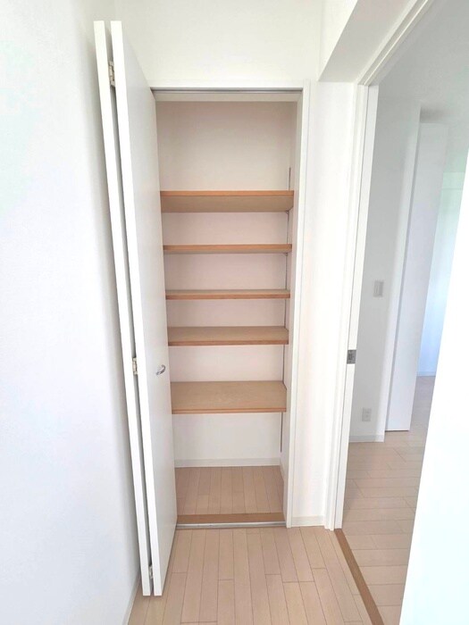 物件内観写真16　(収納)