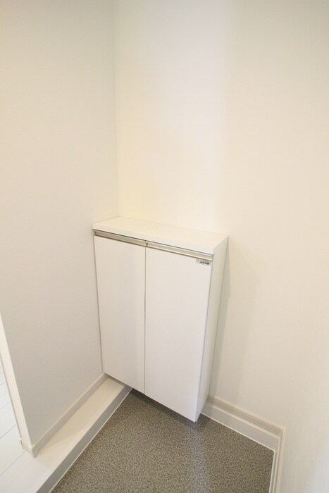 物件内観写真16　(玄関)