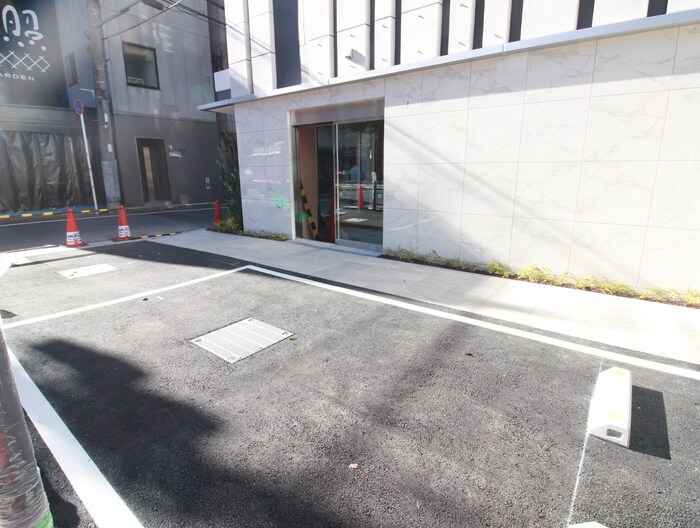 物件外観写真4　(駐車場)