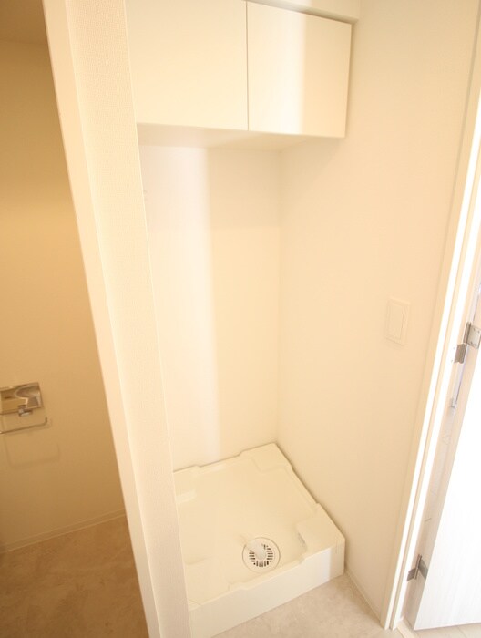 物件内観写真12　(洗濯機置場)