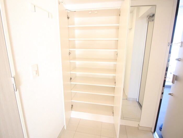 物件内観写真15　(靴箱)