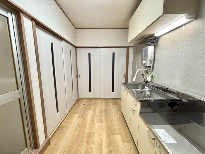 物件内観写真17　(廊下)