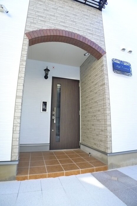 物件外観写真3　(エントランス部分)