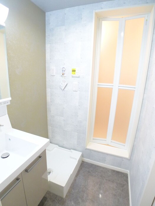 物件内観写真15　(洗濯機置場)