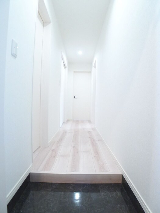 物件内観写真17　(玄関)