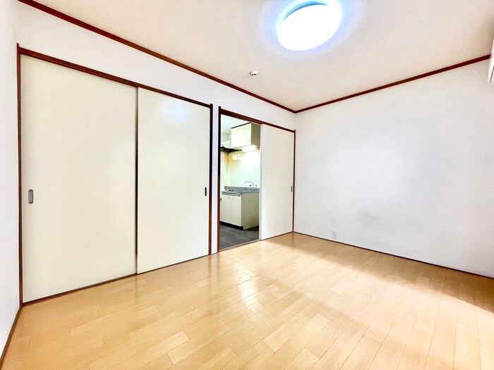 物件内観写真8　(居室)