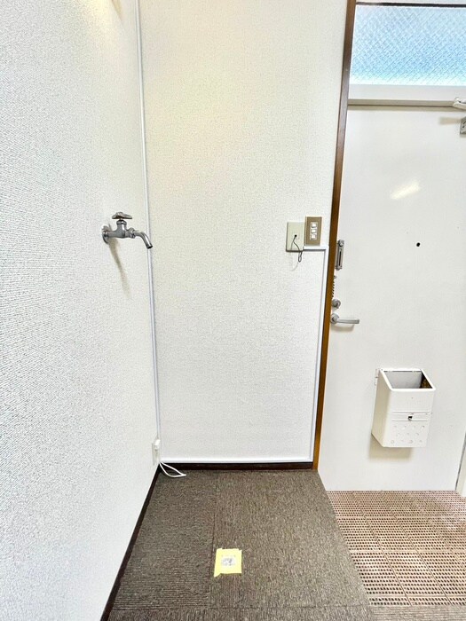 物件内観写真15　(洗濯機置場)