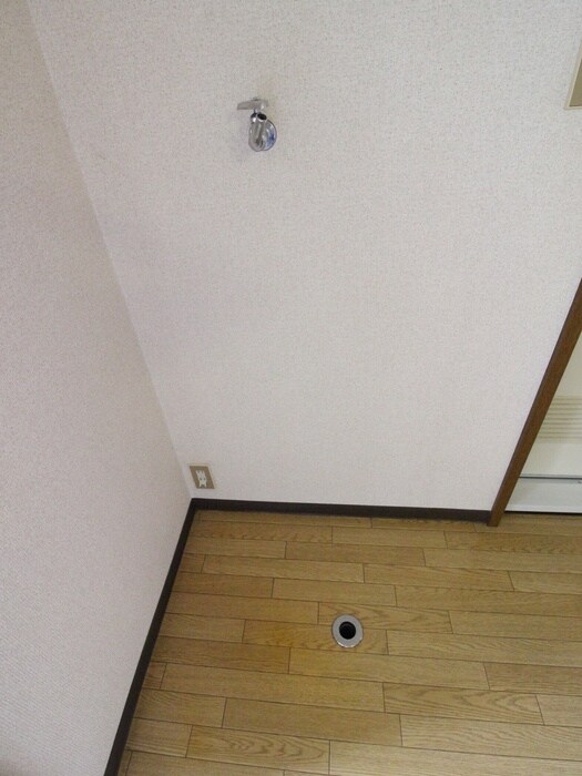 物件内観写真17　(洗濯機置場)