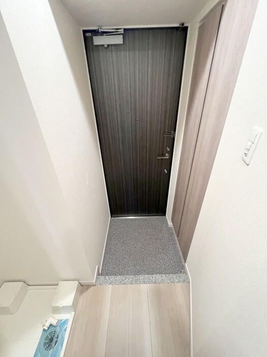 物件内観写真16　(玄関)