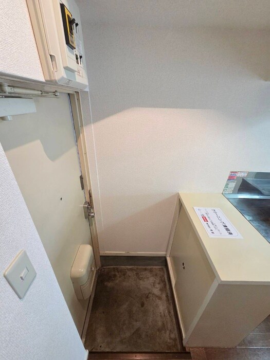 物件内観写真7　(玄関)
