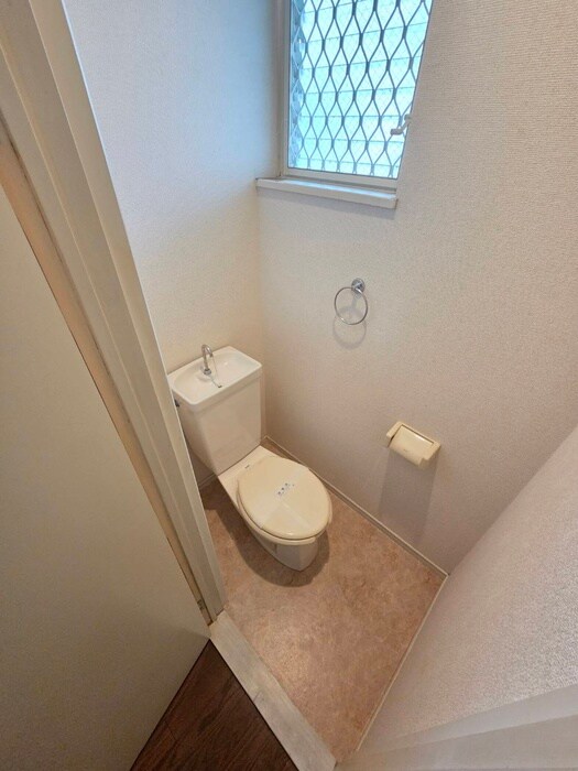 物件内観写真8　(トイレ)