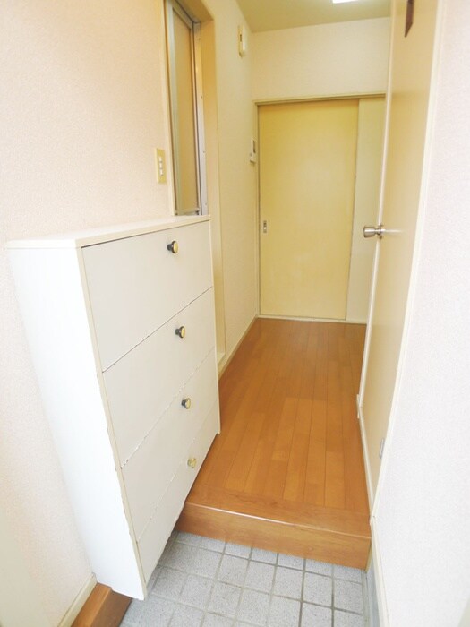 物件内観写真6　(玄関)