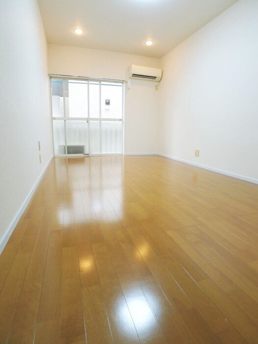 物件内観写真16　(室内からの展望)