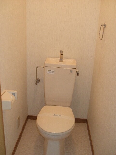 物件内観写真14　(トイレ)