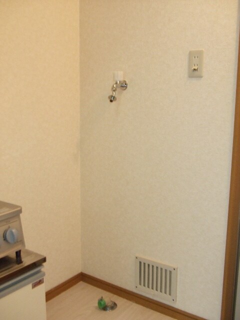 物件内観写真15　(洗濯機置場)