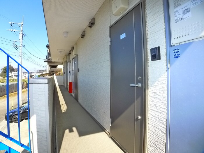 物件外観写真4　(エントランス部分)